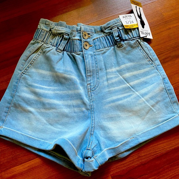 High rise jean shorts - Picture 1 of 5
